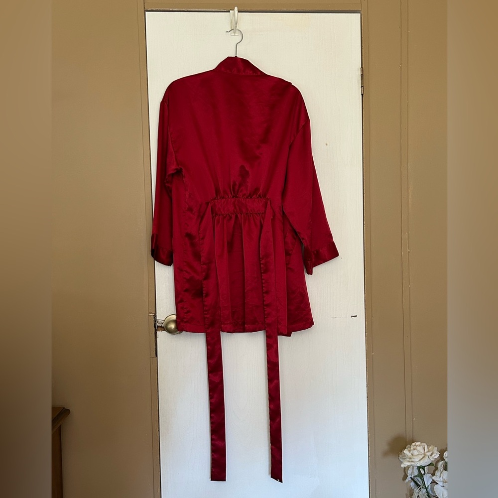 Victoria's Secret Robe - Picture 2 of 10